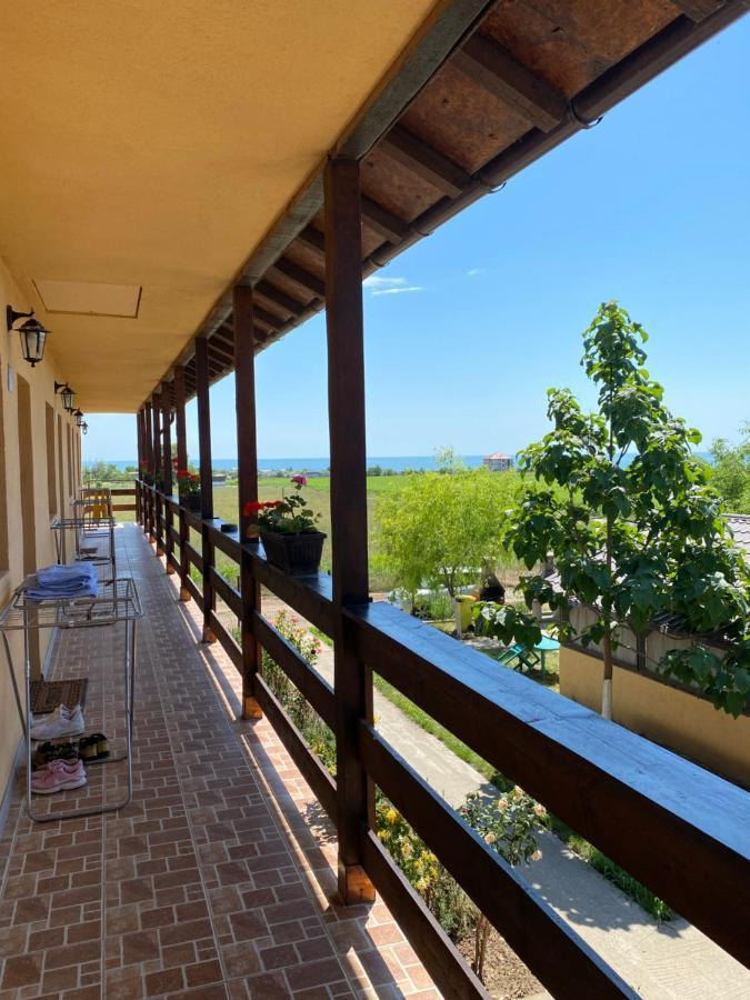 Отель Casa De La Corbu Корбу Экстерьер фото